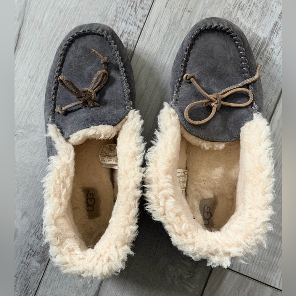 UGG Women’s Alena Moccasin Slippers- nightfall size women’s 9 - Picture 5 of 10